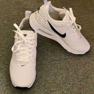 Nike Air Max Tavas (Women's)